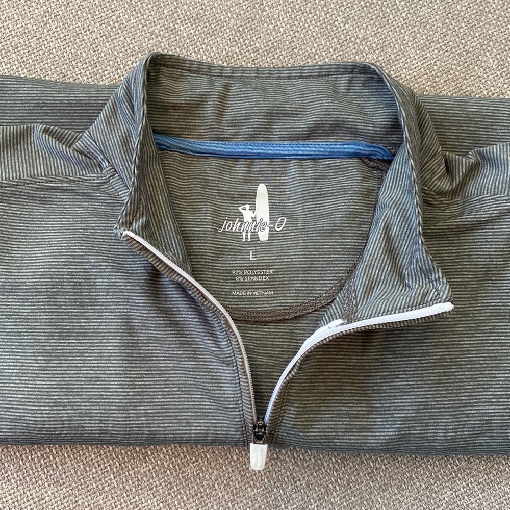 Johnnie-O prep-formance 1/4 zip pullover.  Grey. Size Large